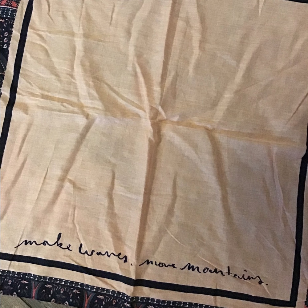 Beautiful brand new peachy Roxy square scarf - Picture 5 of 5